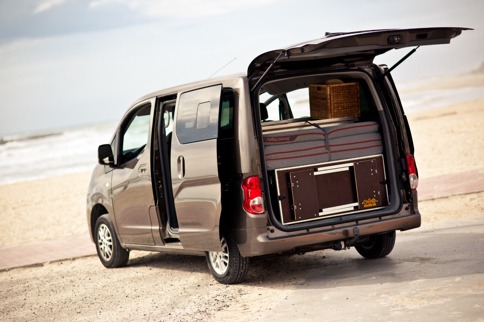 malle roadtrip nissan nv200